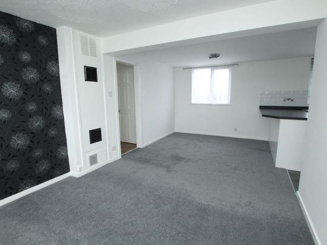 Apartment for rent in Oakdale, Poole