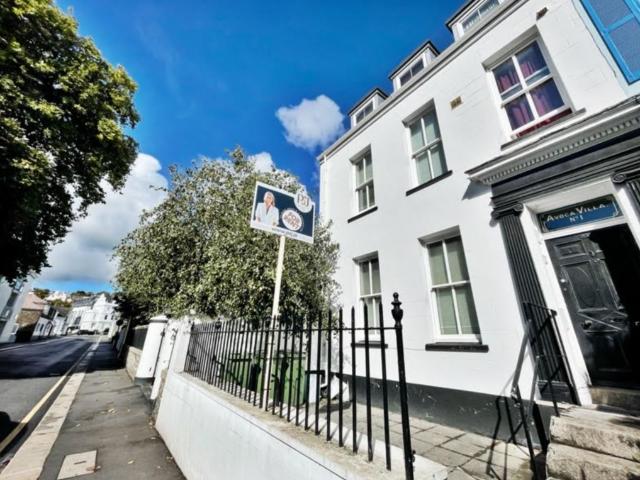 Flat for rent in St Helier