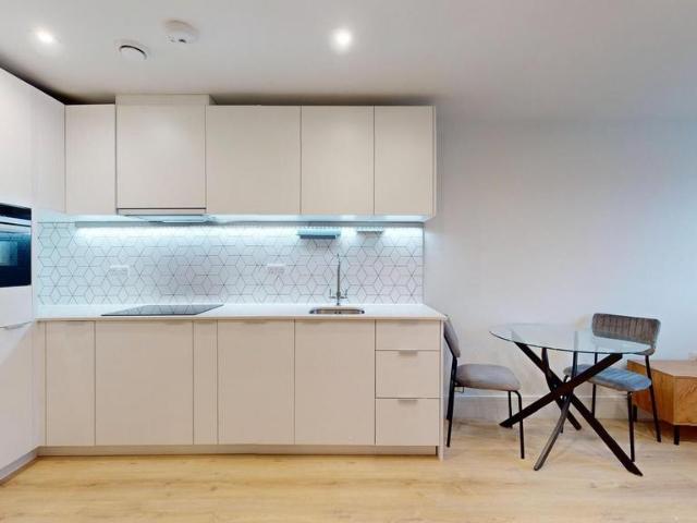Flat for rent in New Malden, Isle Of Man