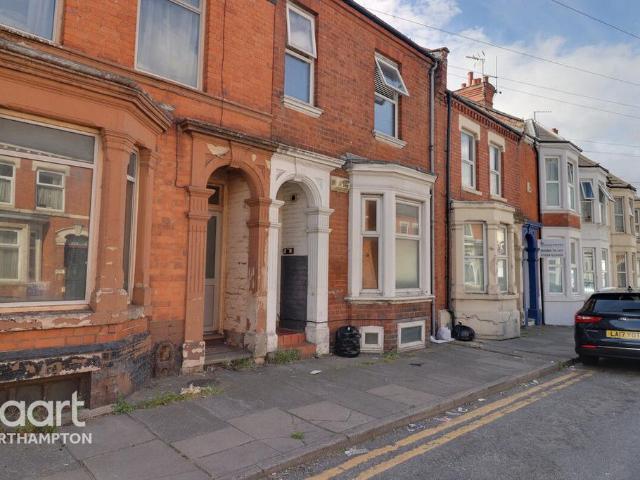 Flat for rent in Phippsville, Northampton