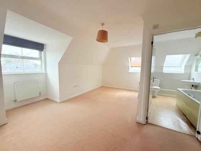 Apartment for rent in Farnborough, Rushmoor
