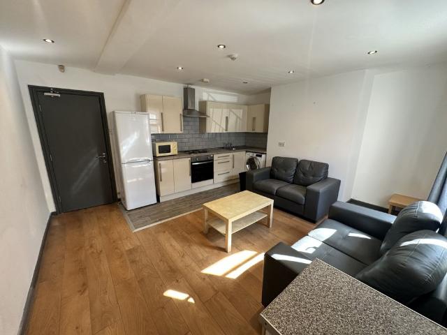 Apartment for rent in Woodhouse, West Yorkshire