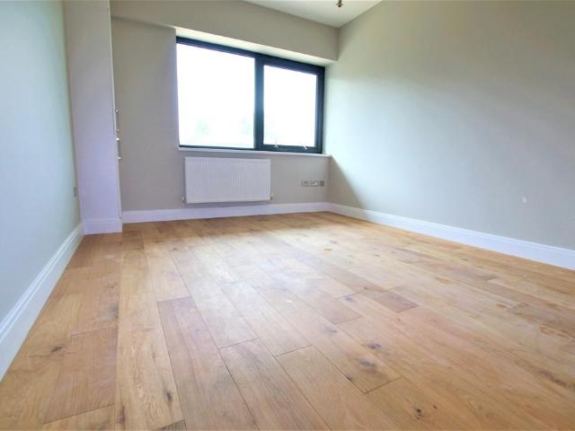 Flat for rent in Colnbrook with Poyle, Slough