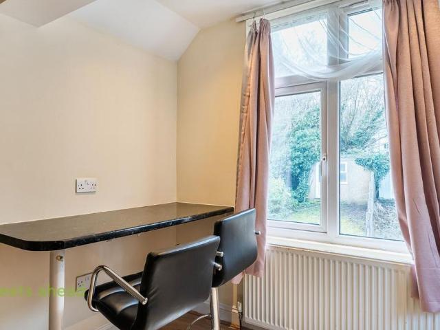 Apartment for rent in London Borough of Croydon, Purley