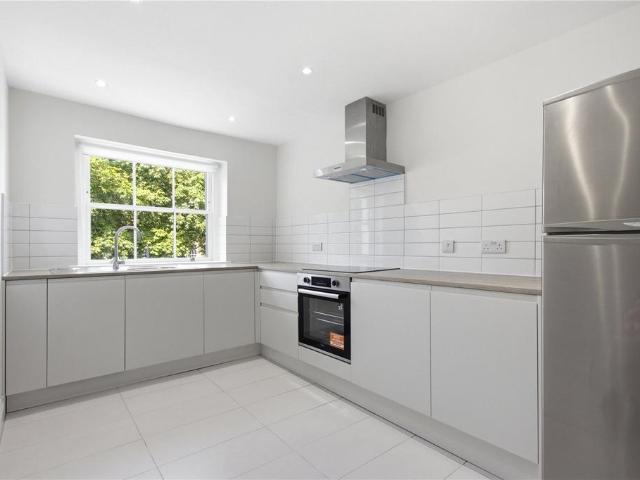 Flat for rent in Highbury, Greater London