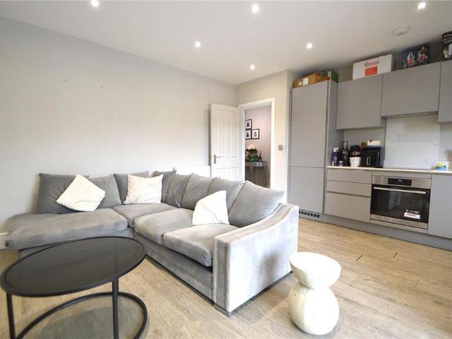 Apartment for rent in London Borough of Croydon, Selsdon