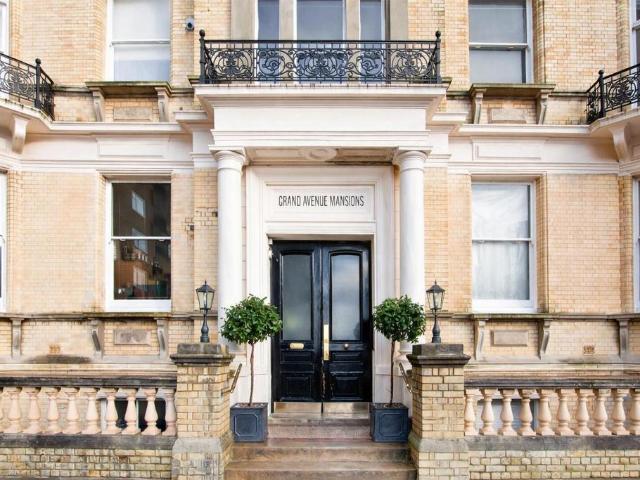 Flat for rent in Aldrington
