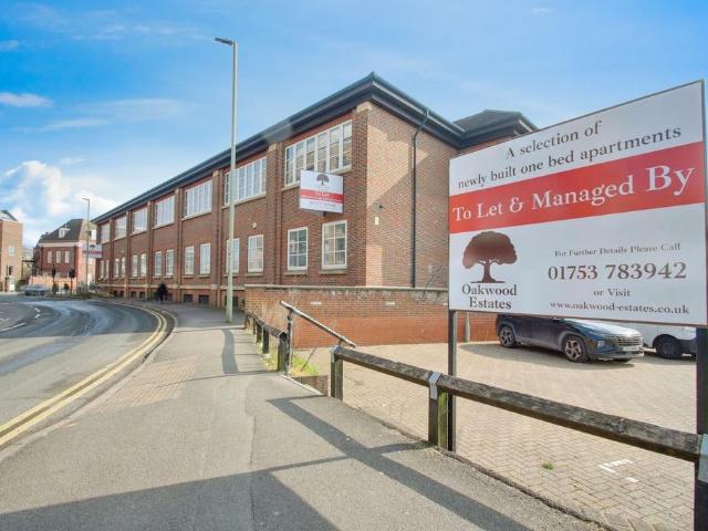 Flat for rent in Egham, Runnymede