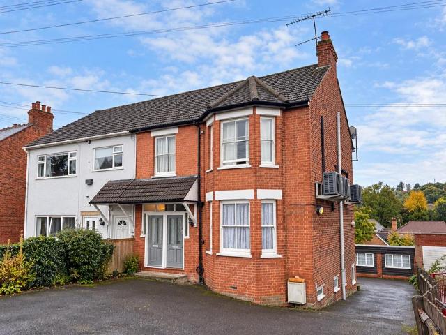 Flat for rent in High Wycombe Community Board, West Wycombe