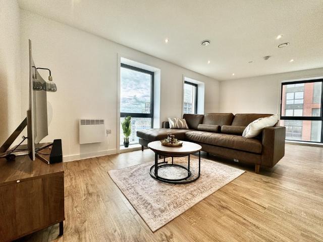 Flat for rent in Richmond Hill, West Yorkshire