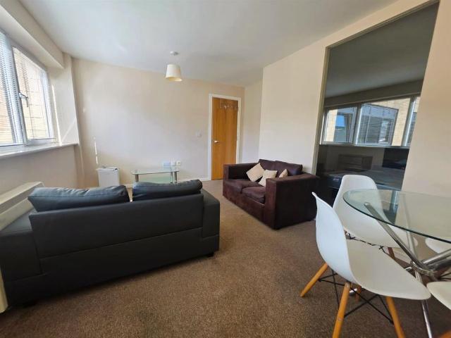 Apartment for rent in Bruntcliffe, Leeds