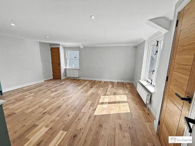 Apartment for rent in Strode, Devon