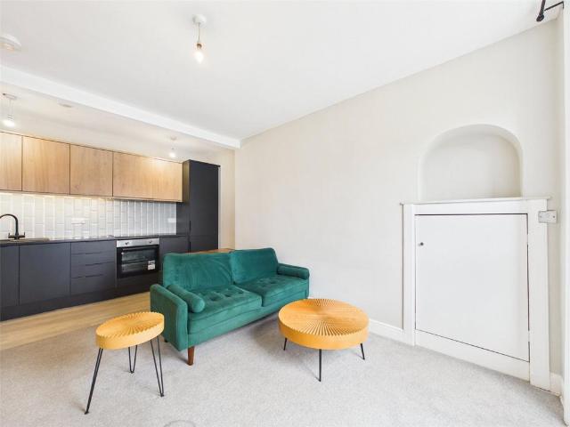 Flat for rent in Tynecastle, Gorgie