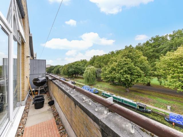 Apartment for rent in Old Ford, Bow