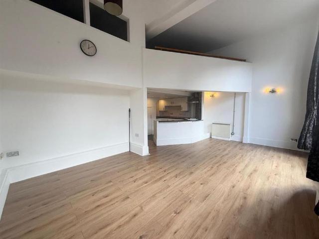 Apartment for rent in Dixons Green, West Midlands