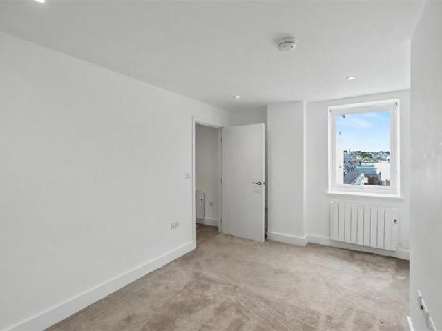Apartment for rent in St Helier, Greater London