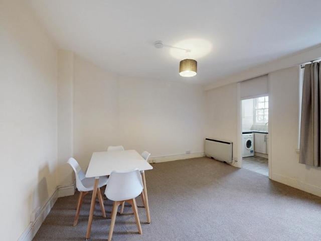 Flat for rent in St. John's Wood, Greater London