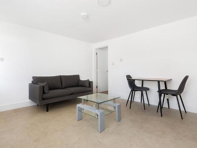 Apartment for rent in Reading West, Reading