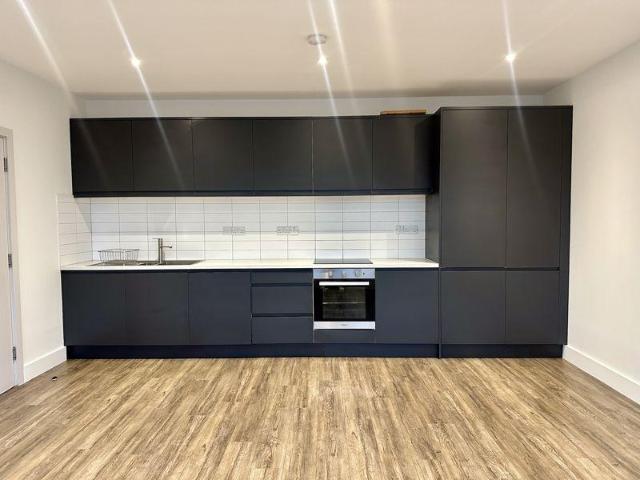 Flat for rent in Brook Street, Bourne Vale