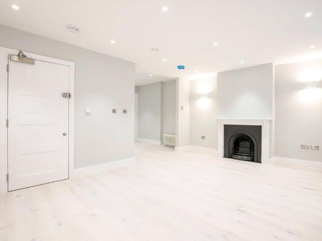 Apartment for rent in Soho, Greater London