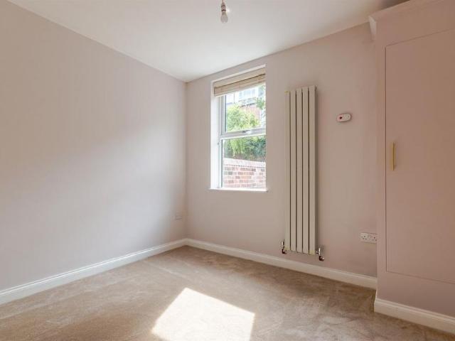 Apartment for rent in Oakwood, West Yorkshire