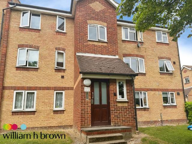 Flat for rent in Purfleet, Essex