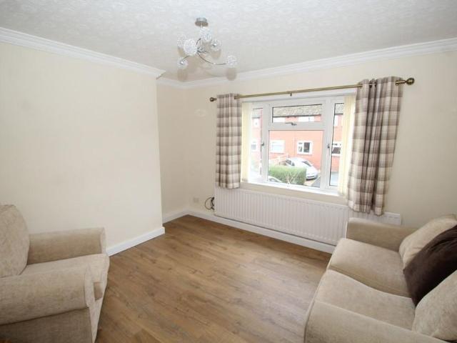 Apartment for rent in Wrenthorpe, West Yorkshire