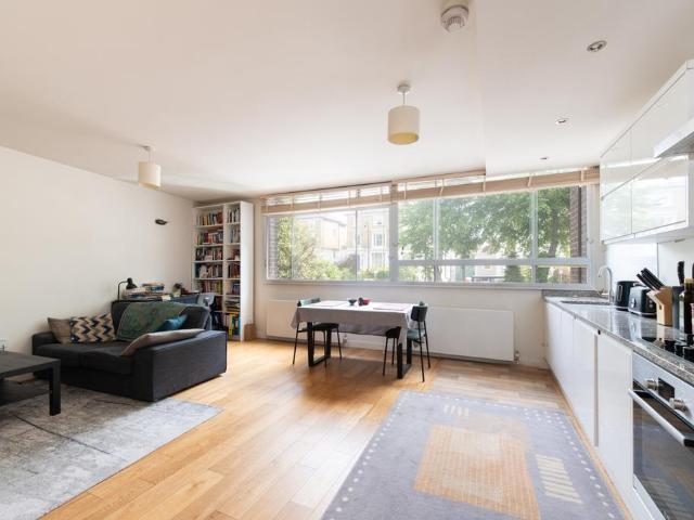 Flat for rent in Belsize Park, Greater London