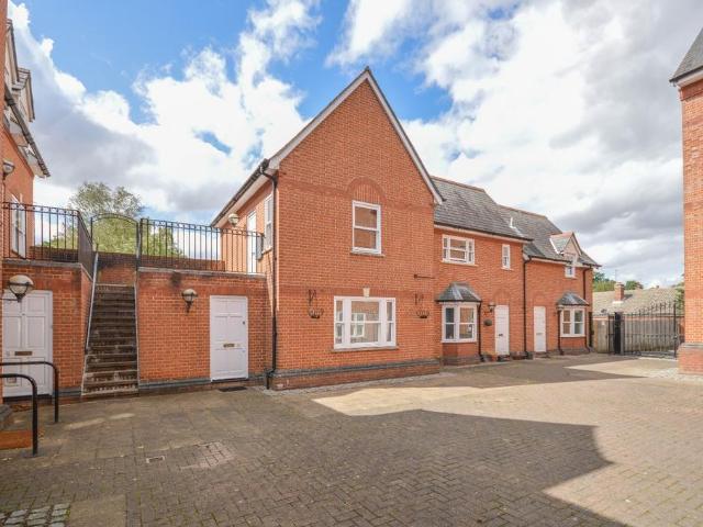 Flat for rent in Bentfield, Duton Hill