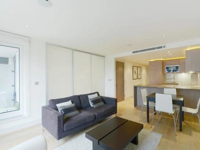 Apartment for rent in Sands End, Greater London