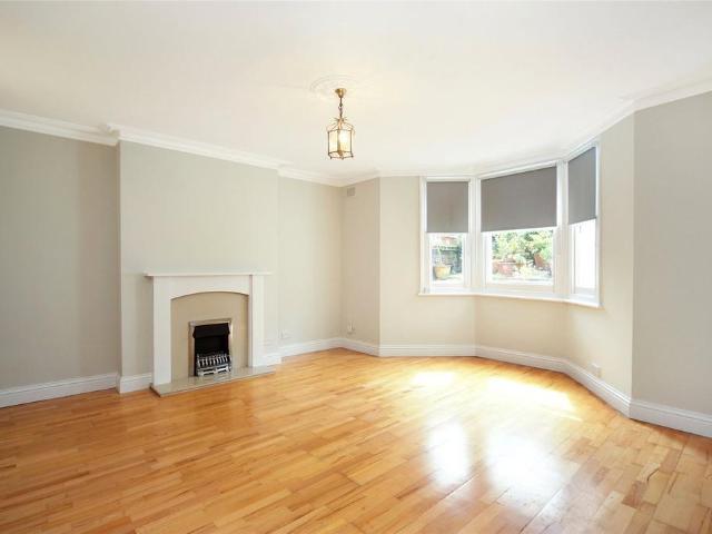 Flat for rent in Shepherd's Bush, Greater London