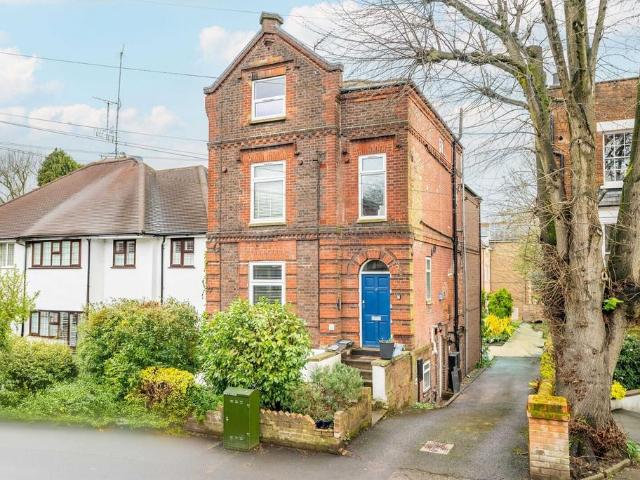 Flat for rent in St Albans, Five Acres