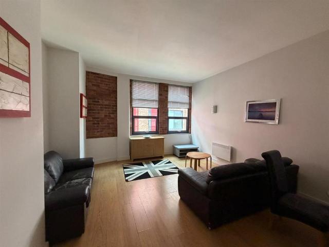 Flat for rent in Chinatown, Calderstones