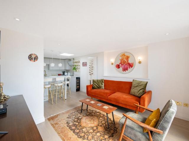 Flat for rent in Maida Hill, Greater London