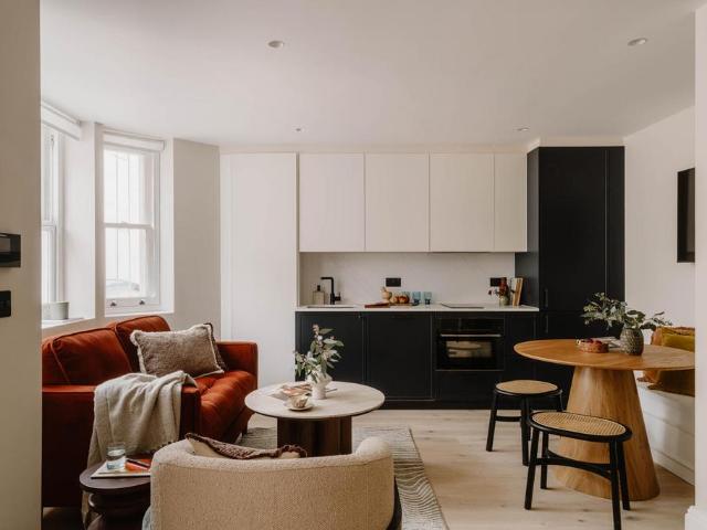 Flat for rent in North Kensington, Greater London