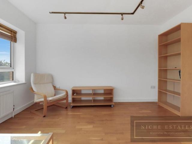 Apartment for rent in Friern Barnet, Greater London
