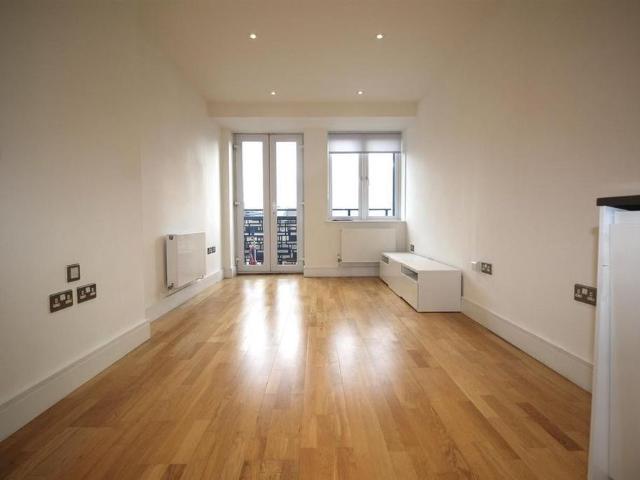 Apartment for rent in Broxbourne, Hertfordshire