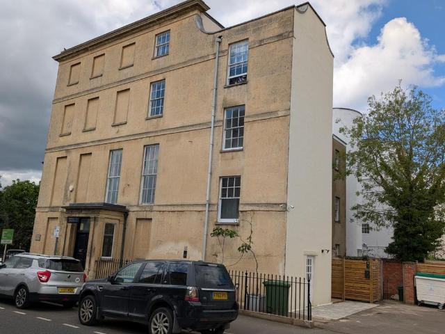 Flat for rent in Ewens Farm, Golden Valley