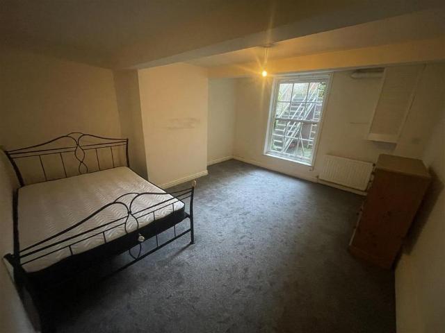 Apartment for rent in Avenham, Higher Bartle
