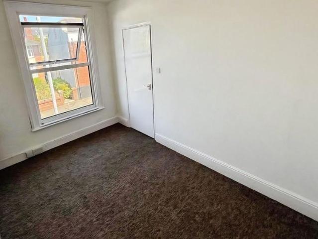 Apartment for rent in Cross In Hand, East Sussex