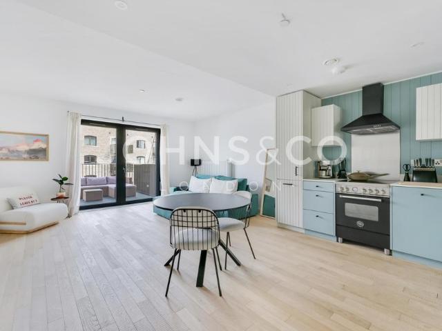 Flat for rent in London Borough of Hounslow, Greater London