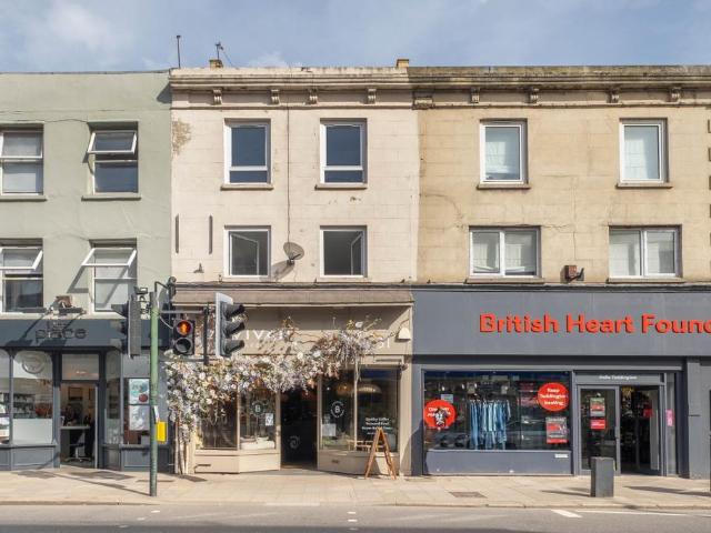 Flat for rent in Strawberry Hill, Greater London