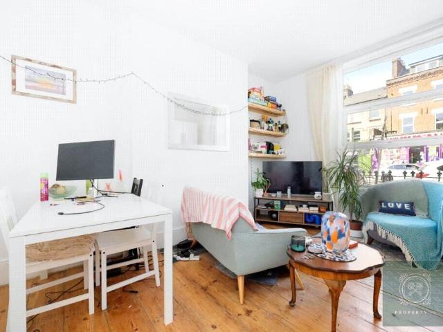 Flat for rent in Archway, Cat Hill