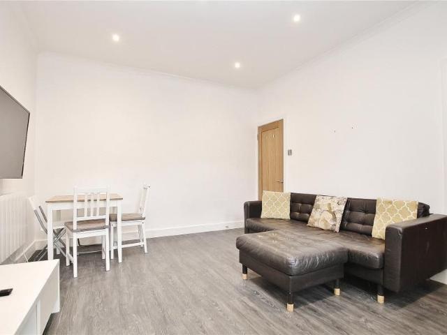 Apartment for rent in Woking, Surrey