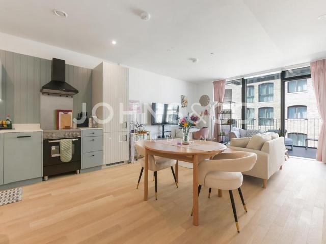 Flat for rent in London Borough of Hounslow, Greater London