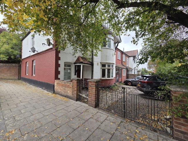 Flat for rent in Streatham Hill, Greater London