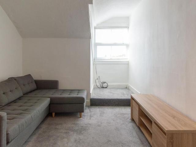 Apartment for rent in Scarcroft, York