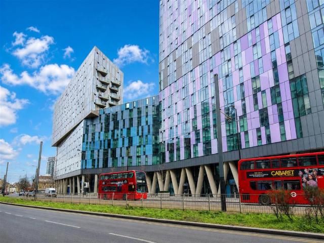 Flat for rent in London Borough of Croydon, Greater London