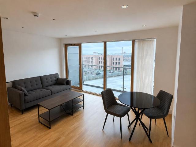 Flat for rent in Richmond Hill, West Yorkshire