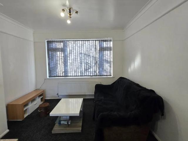 Apartment for rent in Shaw Side, Oldham